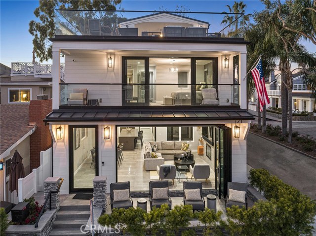 Photo of 121 Emerald Ave, Newport Beach, CA 92662