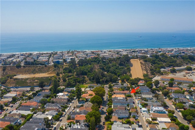 569 31st Street, Manhattan Beach, California 90266, 5 Bedrooms Bedrooms, ,3 BathroomsBathrooms,Residential,Sold,31st,SB20164744