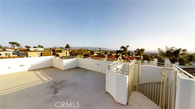 625 Lucia Avenue, Redondo Beach, California 90277, 3 Bedrooms Bedrooms, ,2 BathroomsBathrooms,Residential,Sold,Lucia,SB20075616