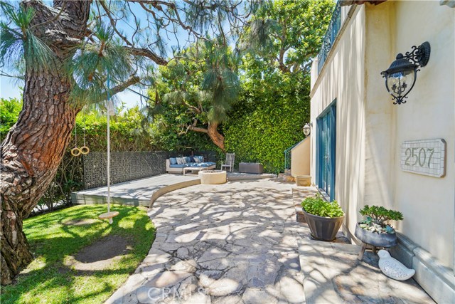 2507 Valley Drive, Manhattan Beach, California 90266, 4 Bedrooms Bedrooms, ,3 BathroomsBathrooms,Residential,Sold,Valley,SB20107984