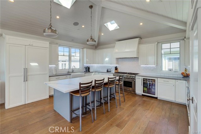 548 Pine Street, Hermosa Beach, California 90254, 4 Bedrooms Bedrooms, ,3 BathroomsBathrooms,Residential,Sold,Pine,SB19142992