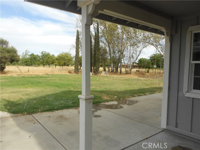 Open back yard and what a view of the Mountains you can have.