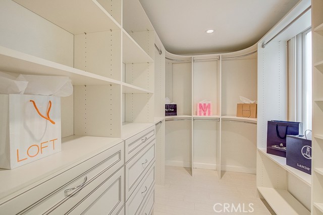 132 35th Place, Hermosa Beach, California 90254, 2 Bedrooms Bedrooms, ,2 BathroomsBathrooms,Residential,Sold,35th,SB19057826