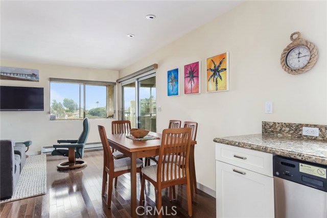 640 Manhattan Beach Boulevard, Manhattan Beach, California 90266, 2 Bedrooms Bedrooms, ,2 BathroomsBathrooms,Residential,Sold,Manhattan Beach,RS20159337