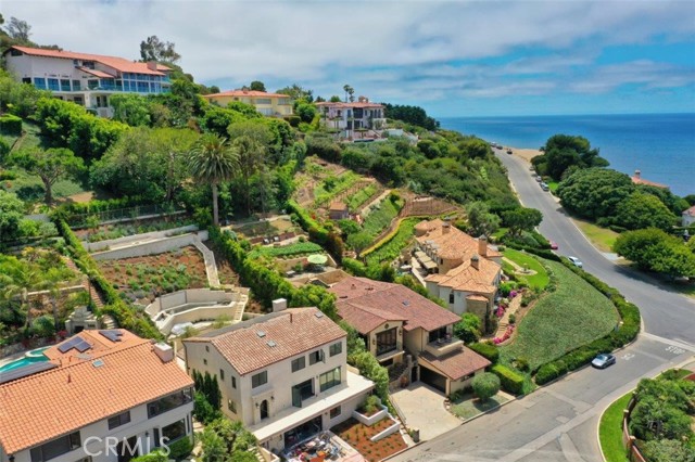 592 Via Almar, Palos Verdes Estates, California 90274, 4 Bedrooms Bedrooms, ,4 BathroomsBathrooms,Residential,Sold,Via Almar,SB21138248