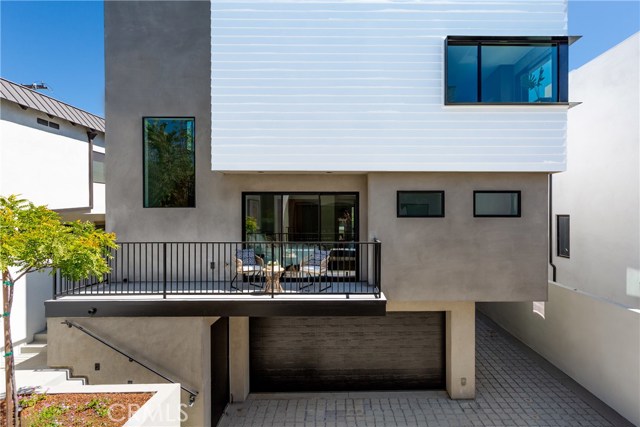 945 15th St, Hermosa Beach, California 90254, 4 Bedrooms Bedrooms, ,5 BathroomsBathrooms,Residential,Sold,15th St,SB20148499