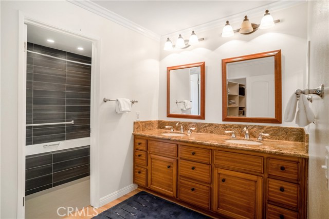 428 Esplanade, Redondo Beach, California 90277, 3 Bedrooms Bedrooms, ,2 BathroomsBathrooms,Residential,Sold,Esplanade,SB18127217