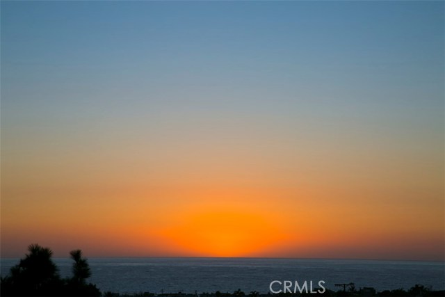 943 1st Street, Hermosa Beach, California 90254, 2 Bedrooms Bedrooms, ,2 BathroomsBathrooms,Residential,Sold,1st,SB17097562