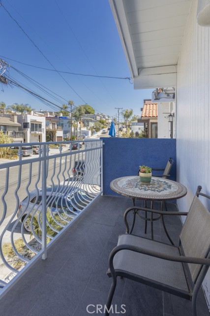 824 3rd Street, Hermosa Beach, California 90254, 3 Bedrooms Bedrooms, ,2 BathroomsBathrooms,Residential,Sold,3rd,SB21077827