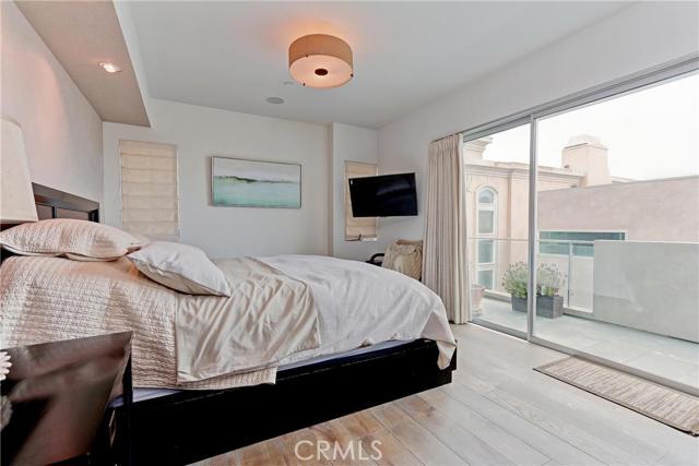 2417 Crest Drive, Manhattan Beach, California 90266, 3 Bedrooms Bedrooms, ,3 BathroomsBathrooms,Residential,Sold,Crest,SB17073042