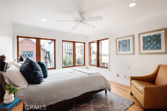 225 1st Street, Manhattan Beach, California 90266, 3 Bedrooms Bedrooms, ,Residential,Sold,1st,SB20187308