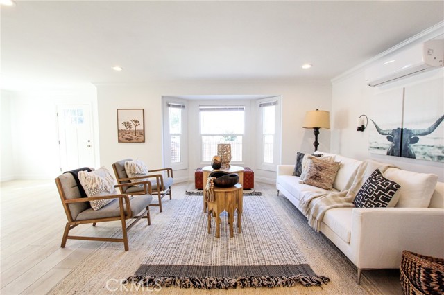 5 Bed Home for Sale in Los Angeles, California