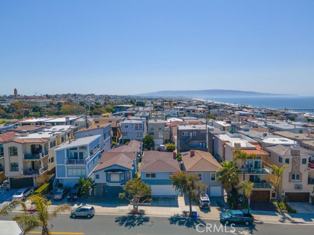 412 Marine Avenue, Manhattan Beach, California 90266, 3 Bedrooms Bedrooms, ,Residential,Sold,Marine,SB21057132