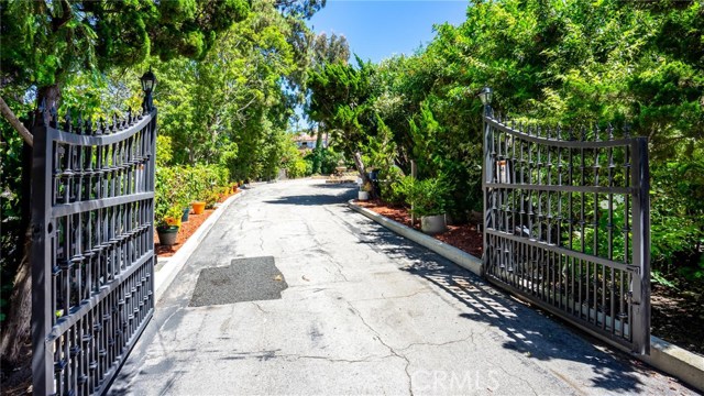 1604 Granvia Altamira, Palos Verdes Estates, California 90274, 5 Bedrooms Bedrooms, ,3 BathroomsBathrooms,Residential,Sold,Granvia Altamira,SB20133849