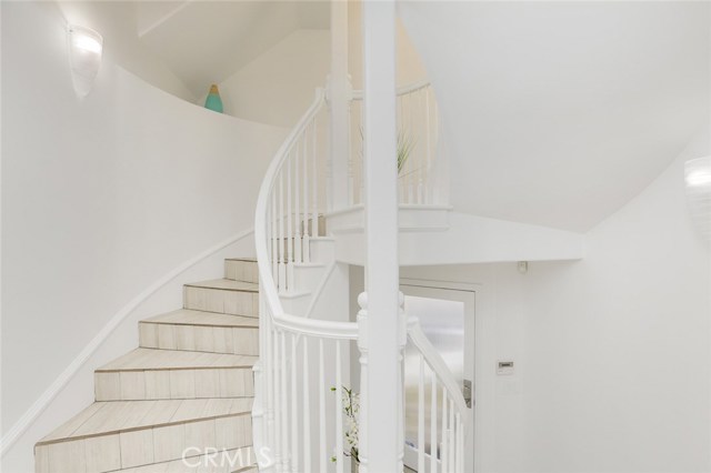 220 4th Street, Hermosa Beach, California 90254, 3 Bedrooms Bedrooms, ,4 BathroomsBathrooms,Residential,Sold,4th,PW18290182