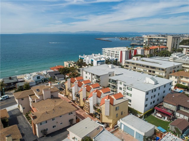 606 Esplanade, Redondo Beach, California 90277, 2 Bedrooms Bedrooms, ,2 BathroomsBathrooms,Residential,Sold,Esplanade,SB18068650