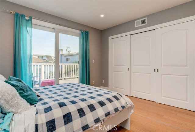 1054 10th Street, Hermosa Beach, California 90254, 3 Bedrooms Bedrooms, ,3 BathroomsBathrooms,Residential,Sold,10th,SB20177379