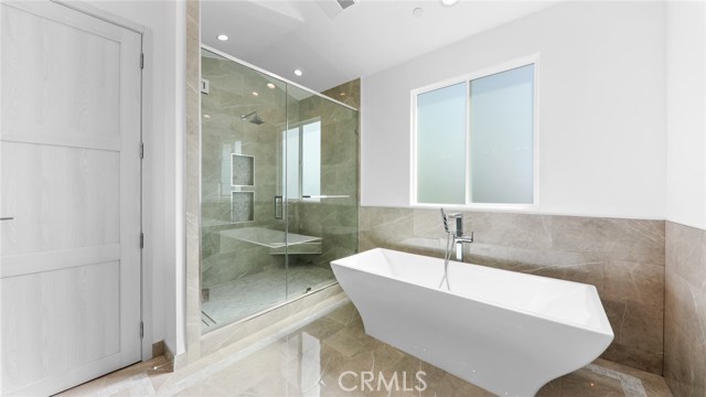 1022 Avenue A, Redondo Beach, California 90277, 6 Bedrooms Bedrooms, ,6 BathroomsBathrooms,Residential,Sold,Avenue A,PV20202846