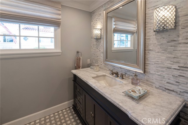 3012 Poinsettia Avenue, Manhattan Beach, California 90266, 4 Bedrooms Bedrooms, ,2 BathroomsBathrooms,Residential,Sold,Poinsettia,SB20042447