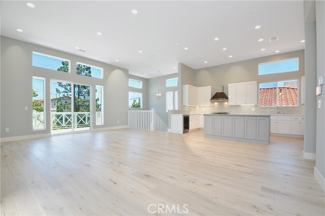 118 Irena Avenue, Redondo Beach, California 90277, 3 Bedrooms Bedrooms, ,2 BathroomsBathrooms,Residential,Sold,Irena,SB18141558