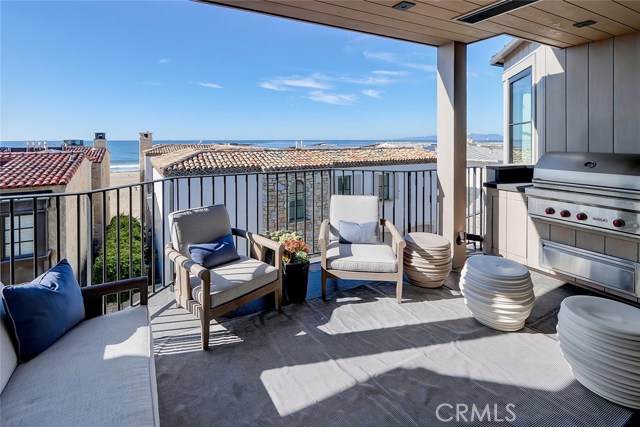 202 Ocean Drive, Manhattan Beach, California 90266, 5 Bedrooms Bedrooms, ,5 BathroomsBathrooms,Residential,Sold,Ocean,SB20025552