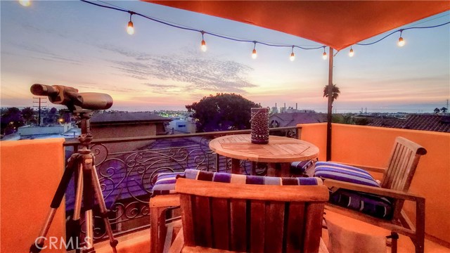 603 Juanita Avenue, Redondo Beach, California 90277, 4 Bedrooms Bedrooms, ,1 BathroomBathrooms,Residential,Sold,Juanita,SB20232273