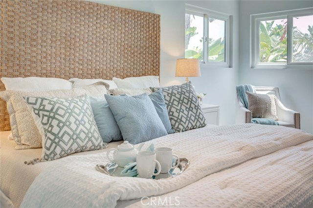 736 13th, Manhattan Beach, California 90266, 4 Bedrooms Bedrooms, ,3 BathroomsBathrooms,Residential,Sold,13th,SB19074833