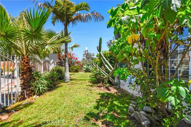 3 Bed Home for Sale in Hawthorne, California
