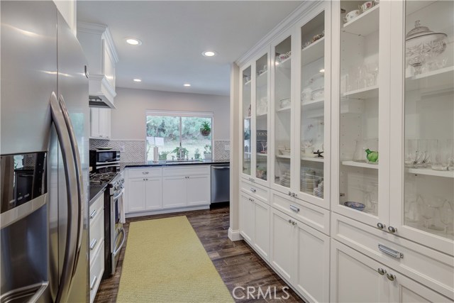 79 Aspen Way, Rolling Hills Estates, California 90274, 2 Bedrooms Bedrooms, ,2 BathroomsBathrooms,Residential,Sold,Aspen,SB18216474