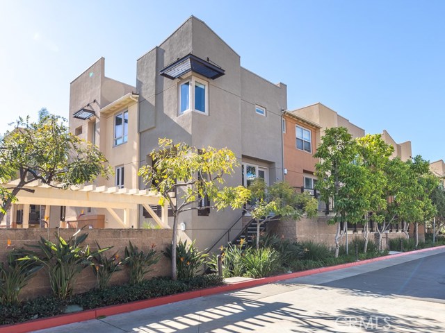 2 Bed Home for Sale in Hawthorne, California