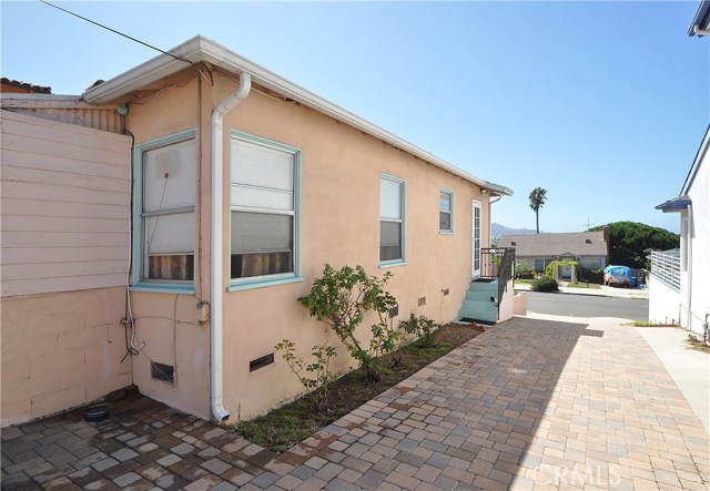 325 Avenue G, Redondo Beach, California 90277, 4 Bedrooms Bedrooms, ,2 BathroomsBathrooms,Residential,Sold,Avenue G,SB18227569