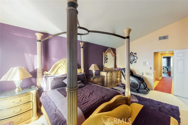 5 Bed Home for Sale in Hawthorne, California