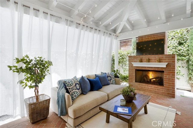 533 5th Street, Manhattan Beach, California 90266, 2 Bedrooms Bedrooms, ,1 BathroomBathrooms,Residential,Sold,5th,SB21107538