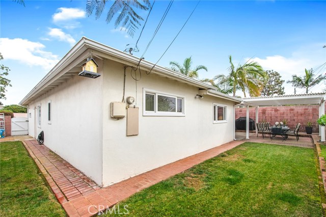 1329 Gertruda Avenue, Redondo Beach, California 90277, 3 Bedrooms Bedrooms, ,1 BathroomBathrooms,Residential,Sold,Gertruda,SB21018995