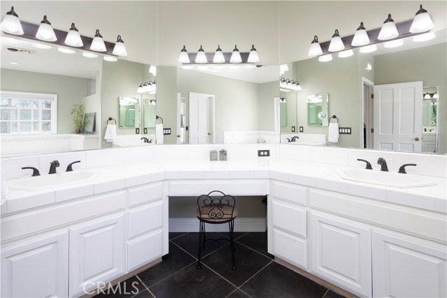 1407 Irena Avenue, Redondo Beach, California 90277, 5 Bedrooms Bedrooms, ,6 BathroomsBathrooms,Residential,Sold,Irena,SB20100486