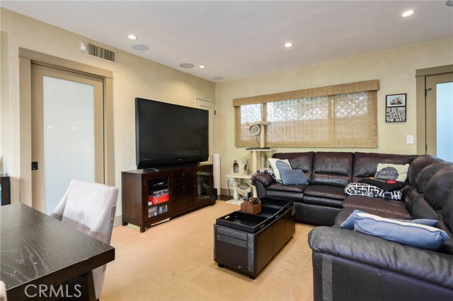 1829 Poinsettia Avenue, Manhattan Beach, California 90266, 3 Bedrooms Bedrooms, ,2 BathroomsBathrooms,Residential,Sold,Poinsettia,SB20054439