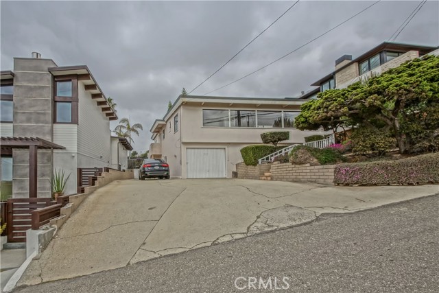 707 24th Place, Hermosa Beach, California 90254, 3 Bedrooms Bedrooms, ,2 BathroomsBathrooms,Residential,Sold,24th,SB21105604