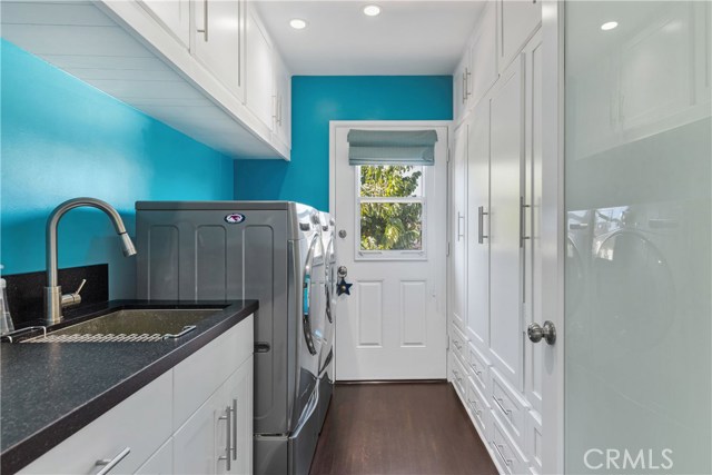 668 36th Street, Manhattan Beach, California 90266, 3 Bedrooms Bedrooms, ,2 BathroomsBathrooms,Residential,Sold,36th,SB21007690