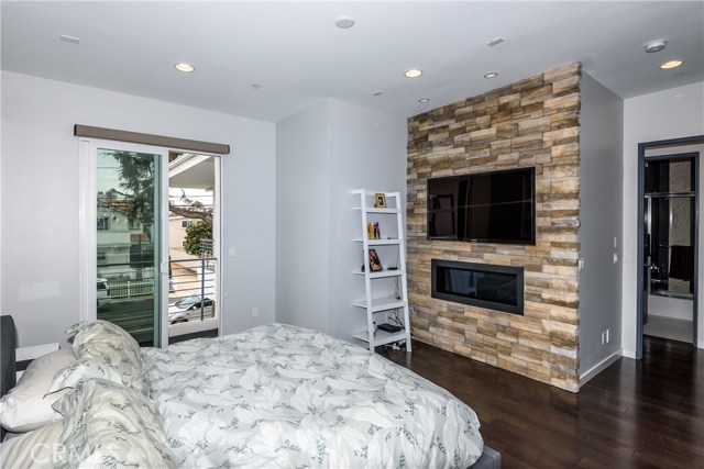 2313 Clark Lane, Redondo Beach, California 90278, 4 Bedrooms Bedrooms, ,3 BathroomsBathrooms,Residential,Sold,Clark,SB18080863
