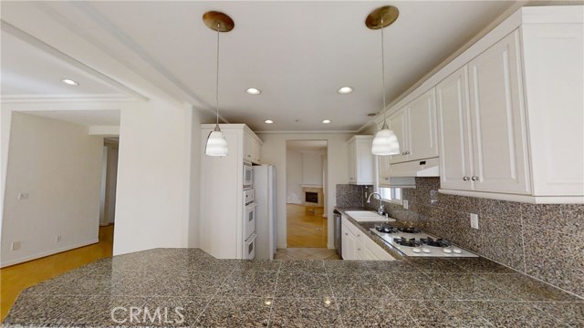 625 Lucia Avenue, Redondo Beach, California 90277, 3 Bedrooms Bedrooms, ,2 BathroomsBathrooms,Residential,Sold,Lucia,SB20075616