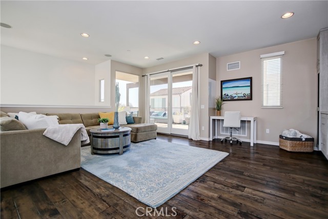 3 Bed Home for Sale in Hawthorne, California