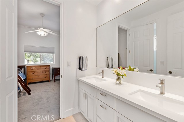952 15th Street, Hermosa Beach, California 90254, 4 Bedrooms Bedrooms, ,3 BathroomsBathrooms,Residential,Sold,15th,SB20106766