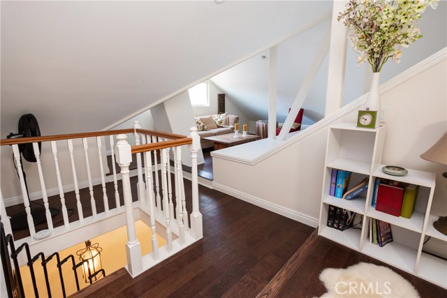 Loft, Perfect for Tea and Reading.  Private Chatting on the Phone, Or Time with Friends.