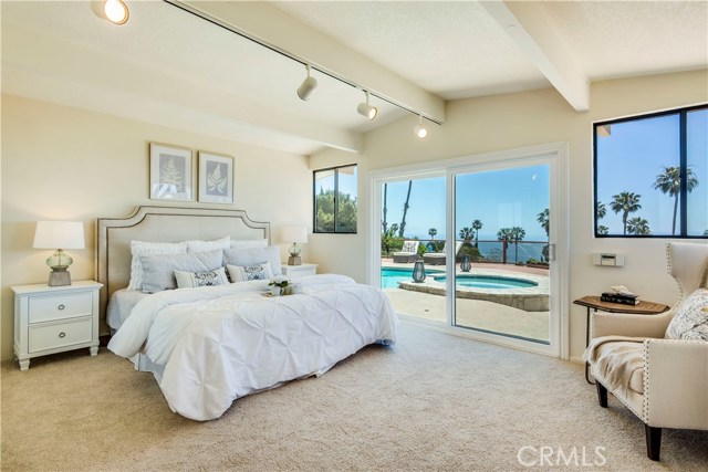Master bedroom with spectacular revue