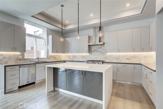 1011 Spencer Street, Redondo Beach, California 90277, 4 Bedrooms Bedrooms, ,3 BathroomsBathrooms,Residential,Sold,Spencer,PV20031489