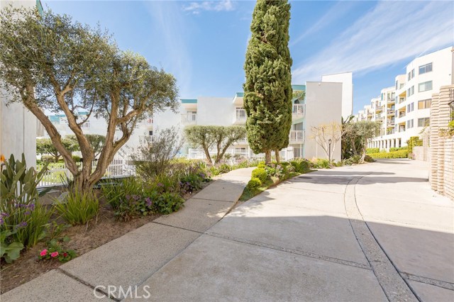 620 The Village, Redondo Beach, California 90277, 1 Bedroom Bedrooms, ,1 BathroomBathrooms,Residential,Sold,The Village,SB17035321