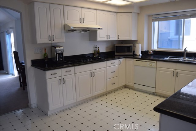 720 Lucia Avenue, Redondo Beach, California 90277, 5 Bedrooms Bedrooms, ,3 BathroomsBathrooms,Residential,Sold,Lucia,SB17080801