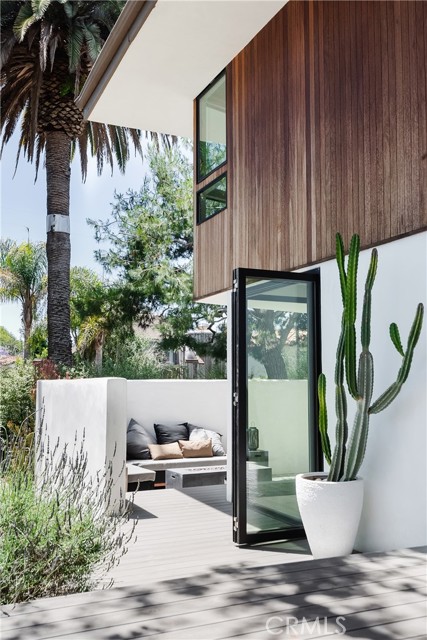 587 36th Street, Manhattan Beach, California 90266, 3 Bedrooms Bedrooms, ,2 BathroomsBathrooms,Residential,Sold,36th,SB21105044