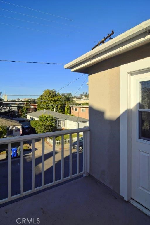 546 11th Street, Hermosa Beach, California 90254, 2 Bedrooms Bedrooms, ,3 BathroomsBathrooms,Residential,Sold,11th,SB18018596