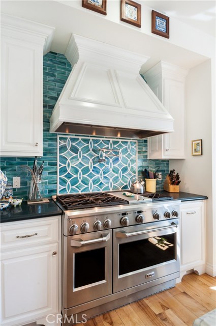 872 27th Street, Manhattan Beach, California 90266, 4 Bedrooms Bedrooms, ,3 BathroomsBathrooms,Residential,Sold,27th,SB20136143